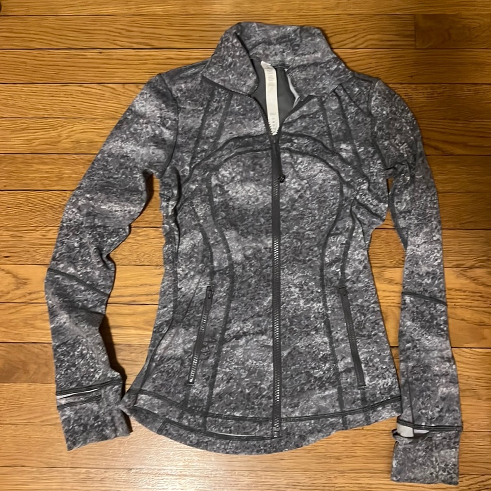 Lululemon Define Jacket: Size 4, Barely Worn, Gre… - image 1